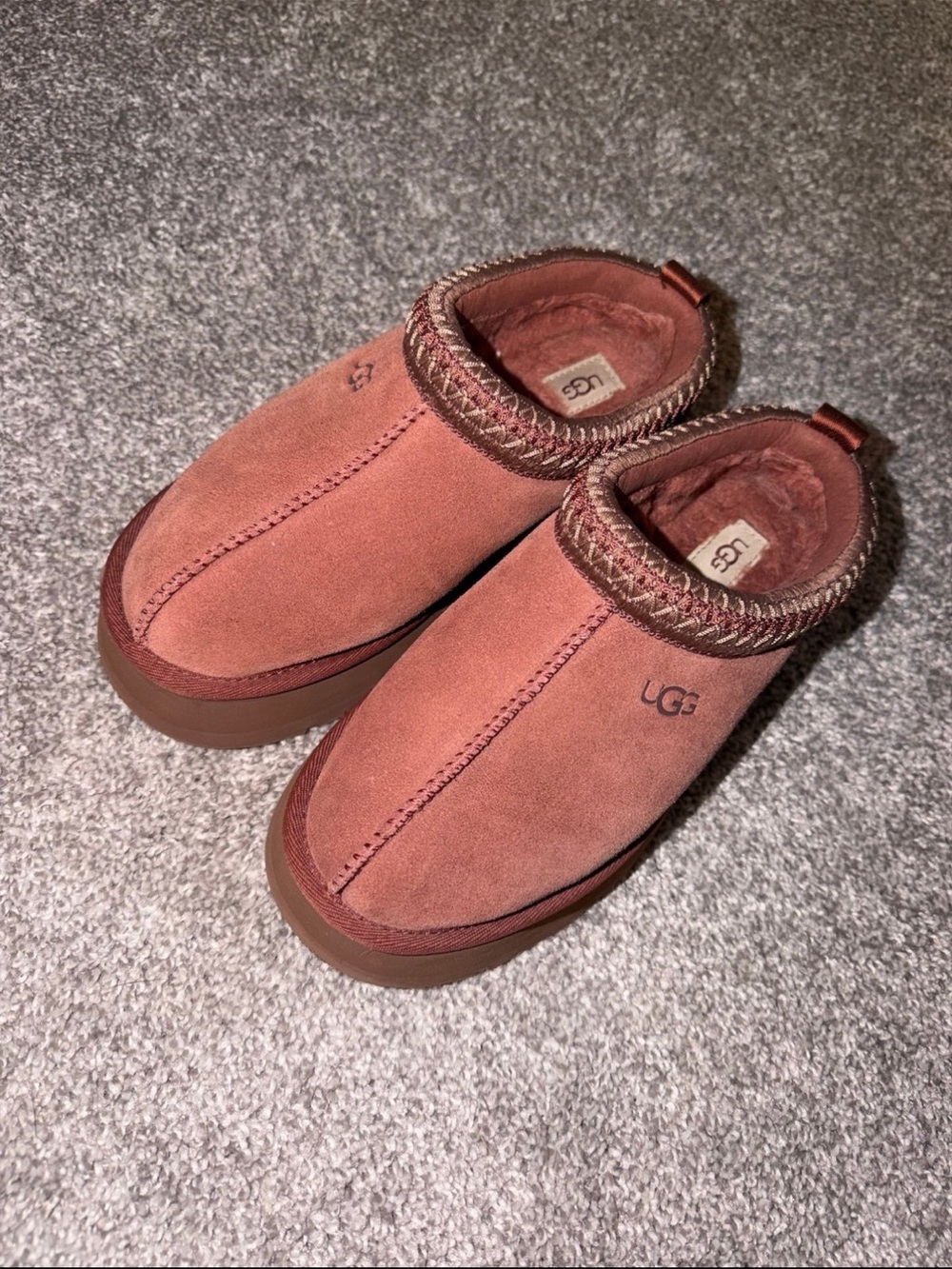 Ugg Tazz Women’s Size 6